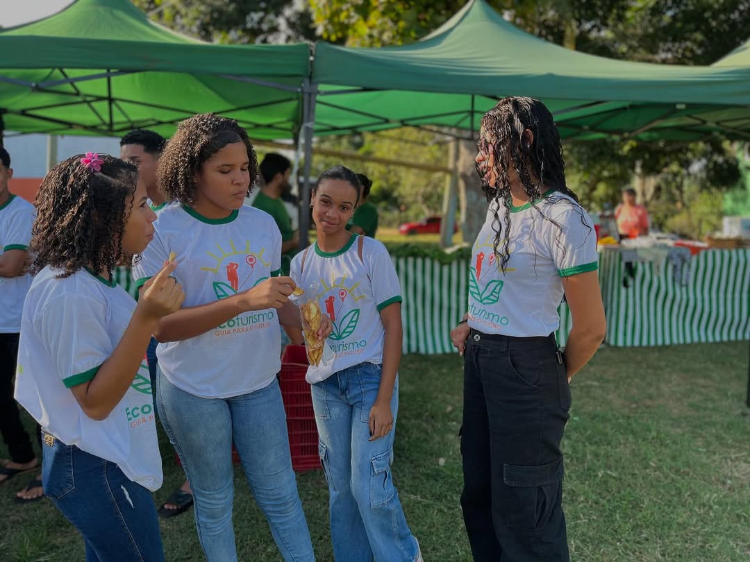 O Projeto Ecoturismo- Guia para o Futuro realizou, hoje (08), uma aula especial voltada para o d (1)