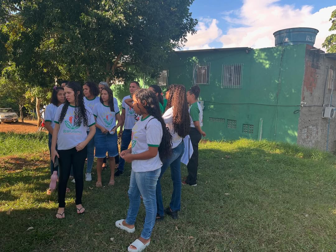 O Projeto Ecoturismo- Guia para o Futuro realizou, hoje (08), uma aula especial voltada para o d (2)