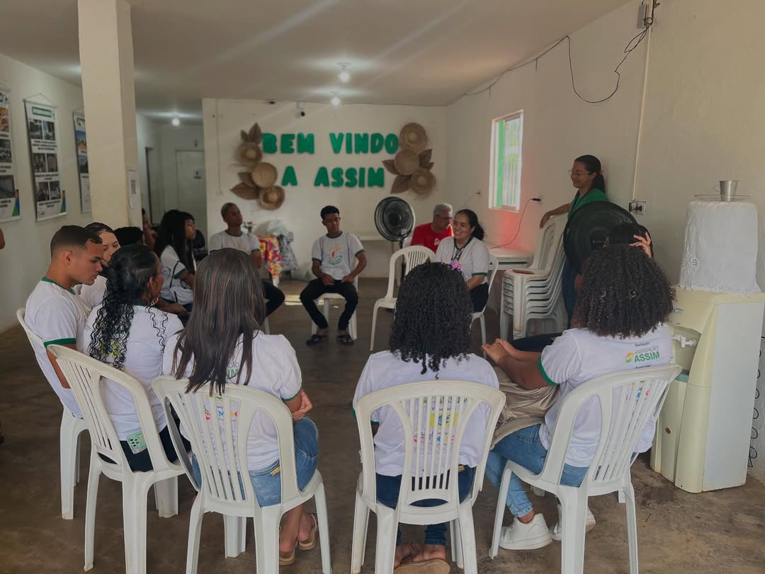 O Projeto Ecoturismo- Guia para o Futuro realizou, hoje (08), uma aula especial voltada para o d (4)