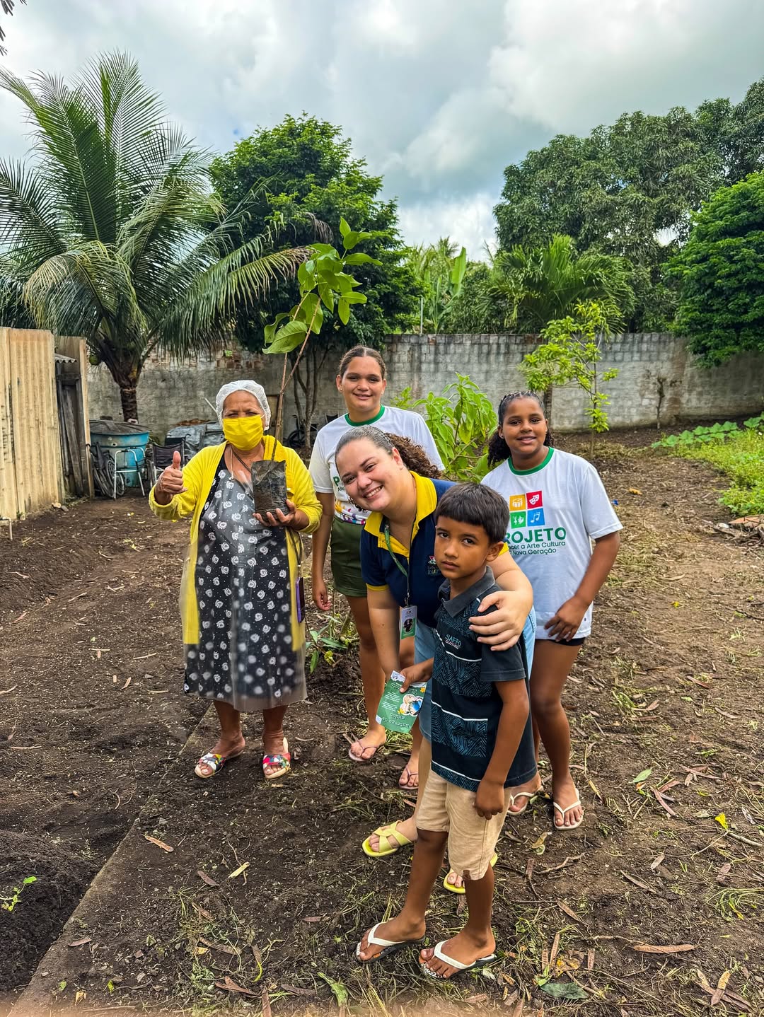 🌱💚 Hoje o Projeto Alvorecer espalhou mais vida pela comunidade!Com muita alegria e dedicação, (1)